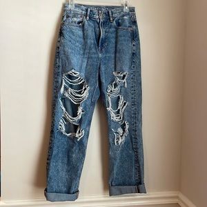 American Eagle Distressed High Rise Baggy Jeans
